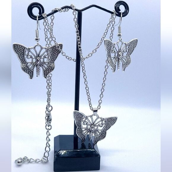 🦋 Silver Filagree Butterfly Necklace + Earrings Matching 3pc Jewelry Set Gift - Picture 9 of 10